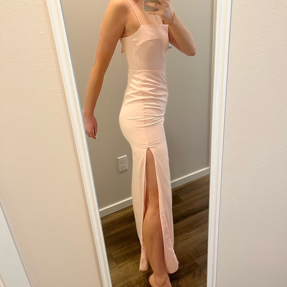 Blush pink dress with slit - Picture 3 of 3